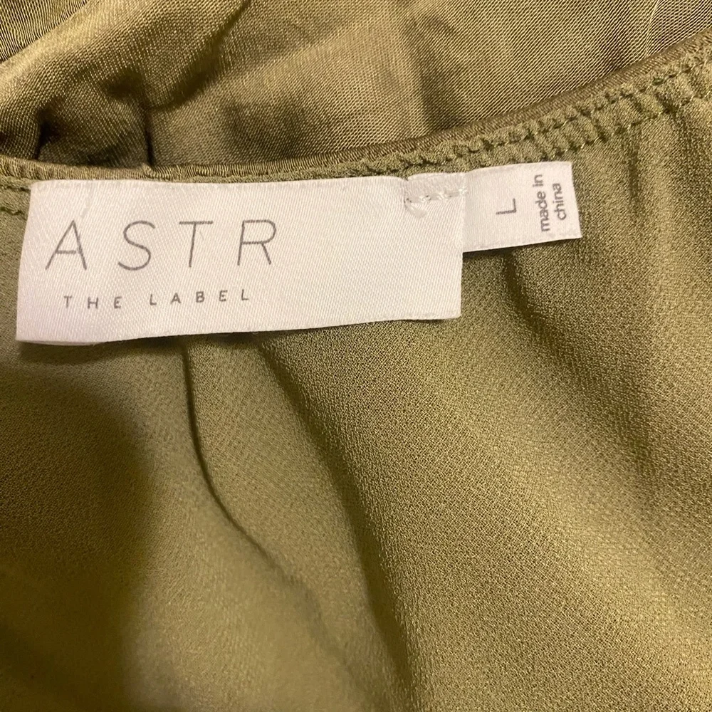 ASTR The Label Olive Green Dress - Picture 4 of 4